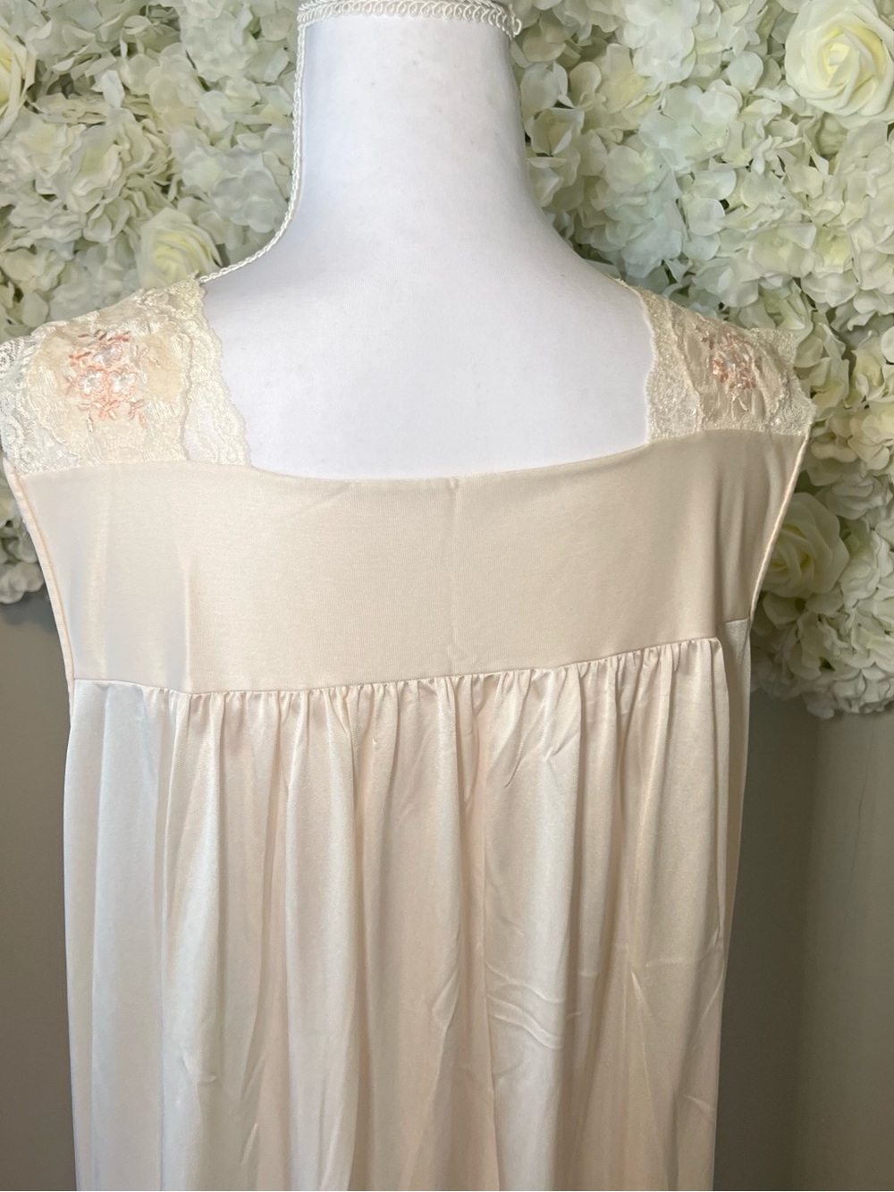 Vintage Nylon Cream Long Lace Yoke Nightgown - Feminine Long Slip - Picture 7 of 9